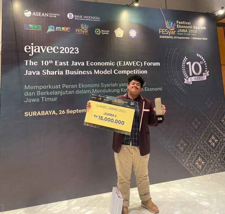 Ide Bisnis “Dari Sampah Menjadi Berkah”, Membawa Kejuaraan Pada Event East Java Economic (EJAVEC) Forum Java Shariah Business Model Competition 2023.