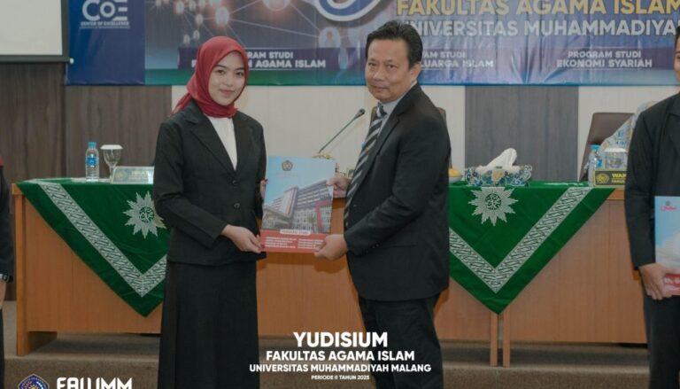 Mahasiswi Ekonomi Syariah UMM Raih Predikat Magna Cumlaude dan Terbaik FAI